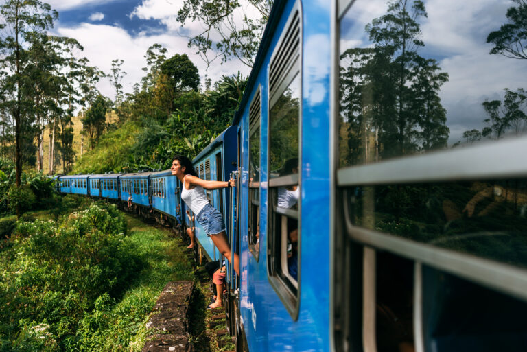 girl-travels-by-train-beautiful-places-beautiful-girl-traveling-by-train-mountains-travel-by-train-travelling-asia-trains-sri-lanka-railway-transport-railway-transport-asia (1)